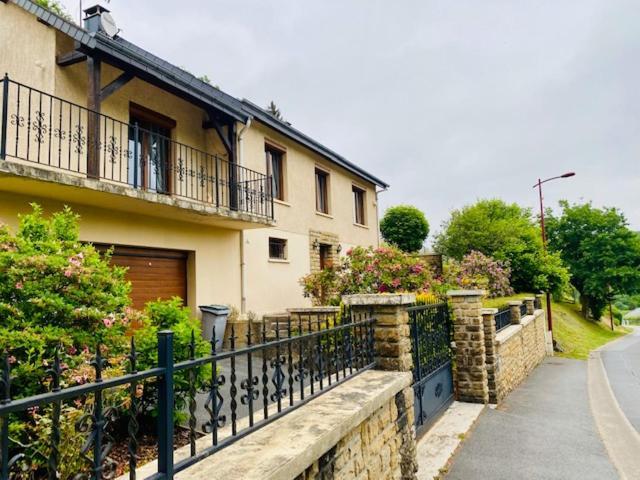 Gite La Mie De Pain Bogny-sur-Meuse Exterior foto